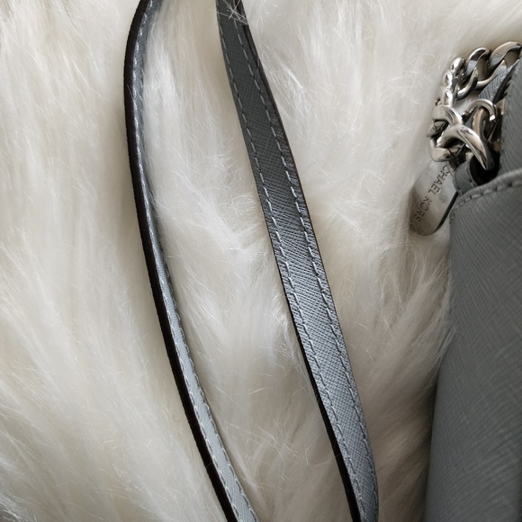 BNWT AUTHENTIC MICHAEL KORS  Ginny Leather Crossbody  with dust bag - Picture 12 of 16